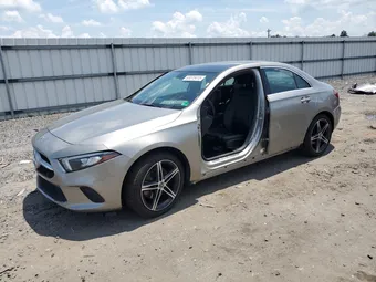2019 Mercedes-Benz A-Class WDD3G4FB7KW010670