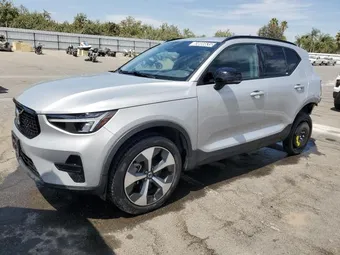 2024 Volvo XC40 YV4L12UK6R2281821