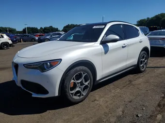 2018 Alfa Romeo Stelvio ZASFAKNN9J7B97239
