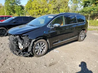2025 Chrysler Pacifica Hybrid 2C4RC1N70SR536174