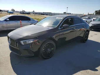 2019 Mercedes-Benz A-Class WDD3G4EB6KW001895