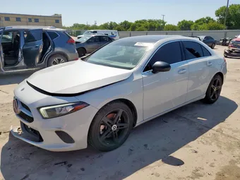 2019 Mercedes-Benz A-Class WDD3G4FB0KW034857