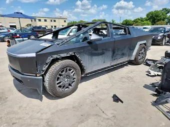 2024 Tesla Cybertruck 7G2CEHED0RA032495