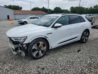 2022 Audi e-tron WA1LAAGE2NB039972