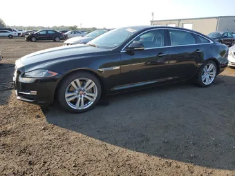 2017 Jaguar XJ SAJWJ2GD3H8W12378