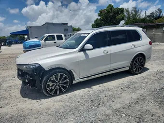 2022 BMW X7 5UXCW2C01N9L97013