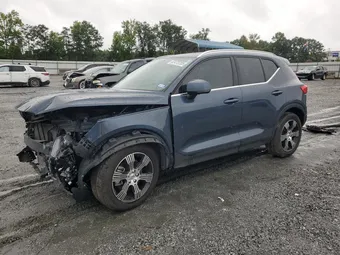 2022 Volvo XC40 YV4162UL6N2782557