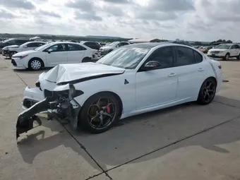 2018 Alfa Romeo Giulia ZARFAECNXJ7566371