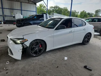 2017 Alfa Romeo Giulia ZARFAECN0H7551274