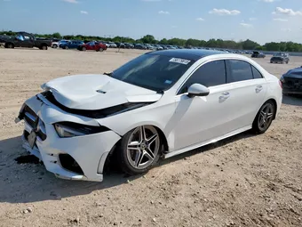 2019 Mercedes-Benz A-Class WDD3G4FB7KW013228