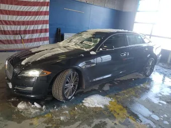 2016 Jaguar XJ-Series SAJWA2GE1GMV98625