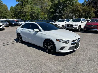 2019 Mercedes-Benz A-Class WDD3G4EB3KW032098