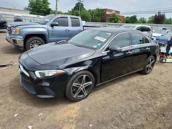 2019 Mercedes-Benz A-Class WDD3G4FB3KW034464