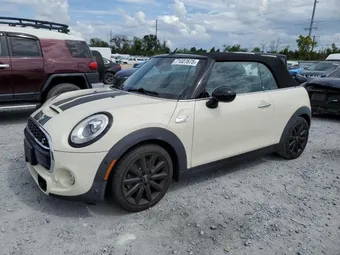 2018 Mini Convertible WMWWG9C55J3C82623