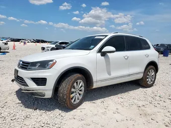2017 Volkswagen Touareg WVGGF7BP8HD006337