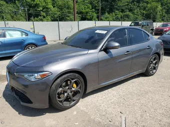 2017 Alfa Romeo Giulia ZARFAEEN7H7543394