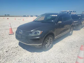2016 Volkswagen Touareg WVGEP9BP3GD000864
