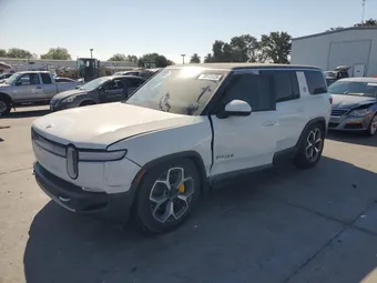 2023 Rivian R1S 7PDSGABAXPN009830