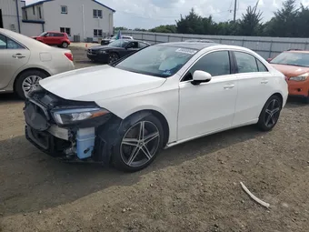 2019 Mercedes-Benz A-Class WDD3G4FB6KW006268