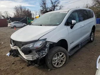 2022 Chrysler Voyager 2C4RC1CG4NR103755