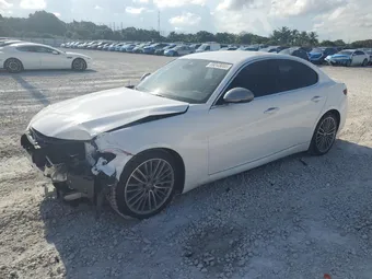 2017 Alfa Romeo Giulia ZARFAECN1H7556421