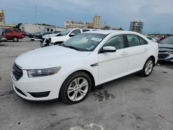 2016 Ford Taurus 1FAHP2E86GG153823