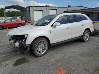 2019 Lincoln MKT 2LMHJ5ATXKBL04119