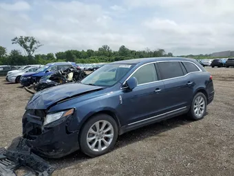 2017 Lincoln MKT 2LMHJ5AT4HBL01578