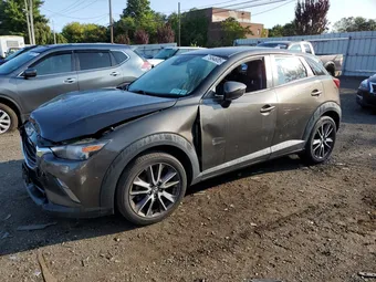 2018 Mazda CX-3 JM1DKFC73J0327646
