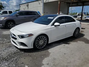 2019 Mercedes-Benz A-Class WDD3G4EB4KW006674