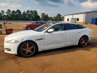 2016 Jaguar XJ SAJWA2GE2GMW01581