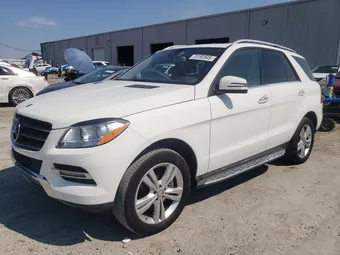 2015 Mercedes-Benz M-Class 4JGDA5JB8FA549827
