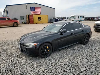 2018 Alfa Romeo Giulia ZARFAECNXJ7577063