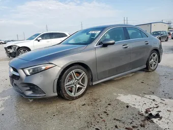2019 Mercedes-Benz A-Class WDD3G4EB8KW011313