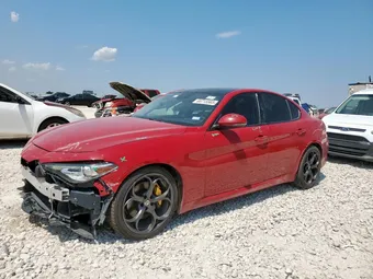 2017 Alfa Romeo Giulia ZARFAECN1H7546844