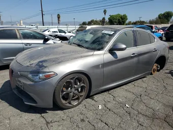 2017 Alfa Romeo Giulia ZARFAECN8H7547134