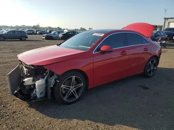2019 Mercedes-Benz A-Class WDD3G4FB7KW020227