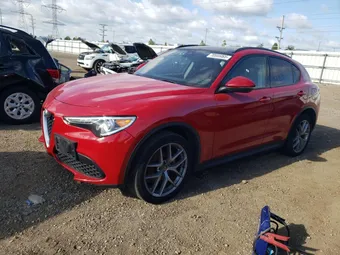 2018 Alfa Romeo Stelvio ZASFAKPN5J7B96831