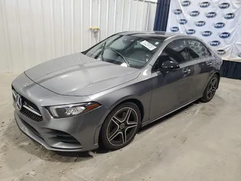 2019 Mercedes-Benz A-Class WDD3G4EB8KW003521