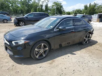 2019 Mercedes-Benz A-Class WDD3G4FB6KW034894