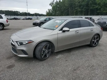 2019 Mercedes-Benz A-Class WDD3G4FB9KW017524