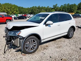 2016 Volkswagen Touareg WVGEP9BP3GD002310