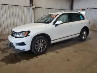 2014 Volkswagen Touareg WVGEP9BP1ED009978