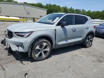2024 Volvo XC40 YV4L12UL3R2331731