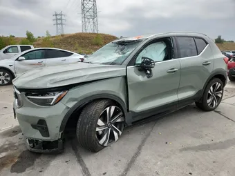 2025 Volvo XC40 YV4L12UF3S2579879
