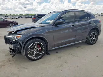 2022 Alfa Romeo Stelvio ZASPAKBN4N7D42587