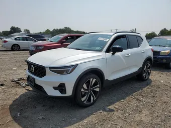 2024 Volvo XC40 YV4L12UL4R2358985