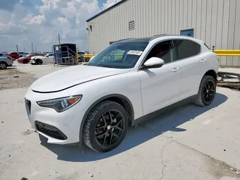 2018 Alfa Romeo Stelvio ZASFAKAN9J7B94962