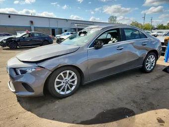 2019 Mercedes-Benz A-Class WDD3G4FB1KW024824