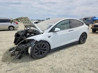 2024 Tesla Model X 7SAXCBE58RF440202